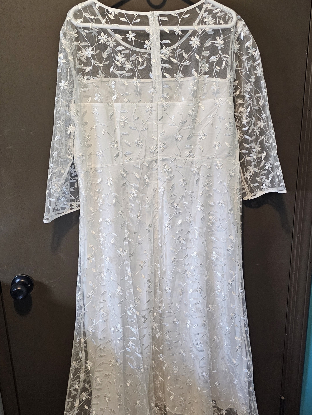 Elegant White Floral Lace Midi Dress